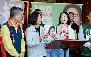 「我明年5月就畢業」 蔡英文駁一黨獨大：台灣每兩年就要選一次 