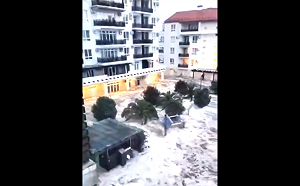  （影）海水倒灌! 風暴襲擊克里米亞和俄羅斯黑海沿岸造成3人死亡