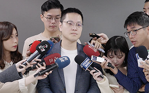 誰開價2億美金要柯當副手？柯辦：有名片 可看出國民黨兩面手法 