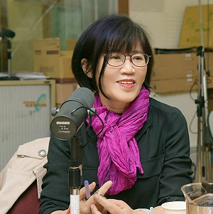 徐瑞希控黃珊珊助長財團剝削移工 勸「不要律師選擇有錢客戶做生意心態」