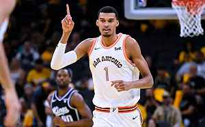 Wembanyama臀部緊繃　下一場比賽可能輪休