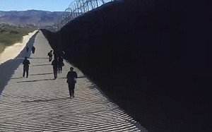 (影) 偷渡美國! 中國人佔比越來越高 逃離暴力以及尋求「民主」新生! 