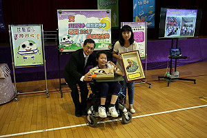 肌肉萎縮症不放棄   何汶欣畫出彩色人生