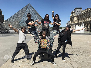 董事長樂團坎城開唱 台語征服法國人