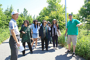 借鏡他國防汛經驗  陳菊參訪多倫多防洪公園