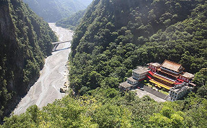 豪雨斷路 中部8路線客運輸運受影響