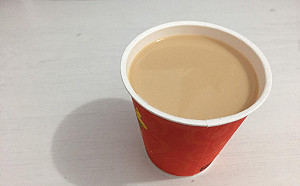 係假ㄟ! 喝鮮奶茶恐致腎結石？ 食藥署闢謠免驚