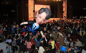 羅廷瑋協辦紙風車劇團演出 現場超過一萬人