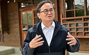 欲七度參選慘遭綠營支持者圍剿！ 劉櫂豪回應了