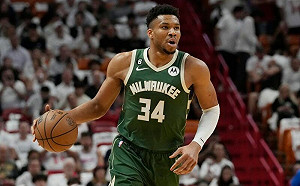 公鹿146:122尼克挺進季中錦標賽4強