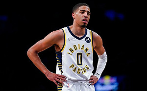 (影)Haliburton秀「看錶Damian Time」