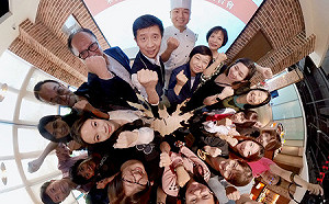 震大金鬱金香推探索海線新味道 觀旅局科長祭出魚眼鏡頭成焦點