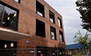 柏林校園大亂鬥! 為爭一顆足球 49人被胡椒噴霧弄傷 校長也手指骨折