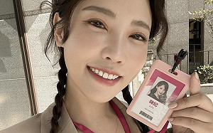 咪妃變身「最美外送員」！網看暈：現在就下單