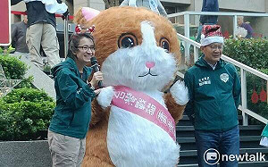 台灣戰貓遇上快樂貓 美琴阿姨萬堅叔叔共同為孩子說故事