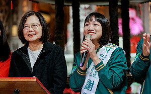 特殊方式鼓勵考生 謝佩芬：姐讀北一女、台大、哈佛現在仍失業！