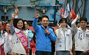 南下高雄為陳若翠站台 侯友宜：一定會讓艱苦人過好日子