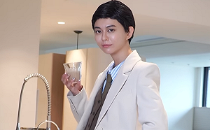 白癡公主挑戰「仿妝朴敘俊」！網吐槽：好像豆豆先生