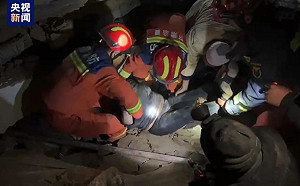 (影) 災難現場曝光! 中國連續地震 甘肅6.2強震 新疆也震5.5級 至少 116人死亡