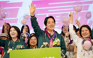 用「玉蘭花精神」守護南台灣 賴清德偕潘孟安、周春米合唱造勢神曲