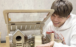 蔡阿嘎公開家裡「新成員」！網驚：這麼早就當阿公了