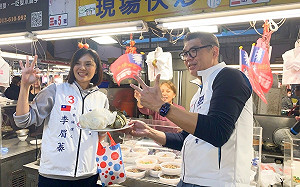 連勝文陪同掃黃昏市場 李眉蓁更添勝選信心
