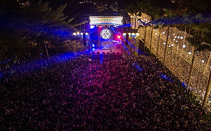 單日破10萬人再創新高！ 高雄中央公園兩天逾16萬人次提前過聖誕