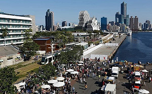 捷運團隊十年磨一劍  林欽榮感觸深：高雄輕軌終成圓 