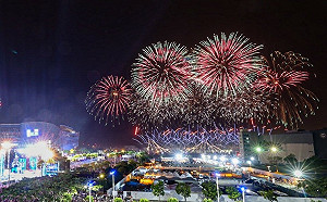 高雄夢時代跨年煙火驚喜延長 花火最佳觀賞點看過來