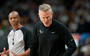 Jokic單場18罰　Kerr賽後砲轟吹判