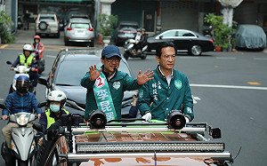 高雄台南優秀立委聯手出擊 李昆澤、林俊憲聯手車掃拉票