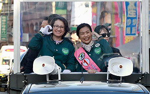 回「阿嬤的厝」彰化輔選3女力 蕭美琴見嬸婆帶老照片直呼驚奇、開心