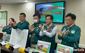 郭國文偕綠議員批陳昆和假政見真收割  收割機從溪北開到溪南