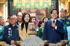 中正萬華立委大戰 吳沛憶籲集中選票：只有我能打敗最混鍾小平