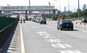 初一國道交通量預估達122百萬車公里！高公局：已開放33處路肩行駛