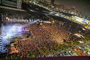 高雄跨年晚會虛警一場 誤傳有人帶刀爆發推擠多人受傷