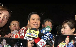 高雄跨年晚會烏龍意外 高市警長：原子筆誤傳為小刀