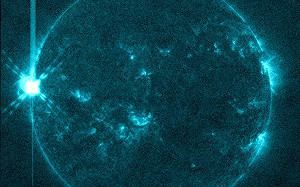 太陽閃焰迎元旦！鄭明典曬圖曝強烈閃焰威力