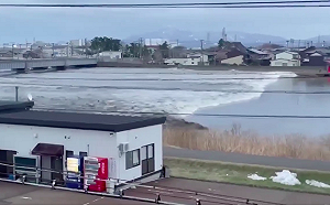 日本7.6強震！至少6起房塌活埋「海嘯已抵達」  首相岸田強調「人命第一」