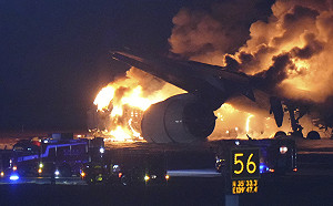 羽田火燒機事件最新！海上保安廳飛機機長逃脫重傷 5機組員死亡