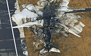 羽田機場擦撞意外釀5死 通聯紀錄證實塔台未發海保廳飛機起飛許可