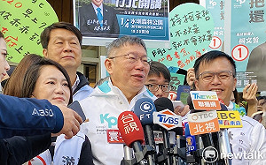 酸民進黨到選舉就開始拍文青電影 柯：影片拍盡、壞事幹絕