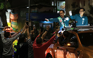 陪車掃力挺李昆澤 陳其邁：全高雄最重要的一席