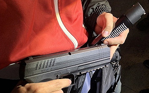 快訊》柯文哲台中造勢場驚傳詐騙 警方安檢還查到鎮暴槍