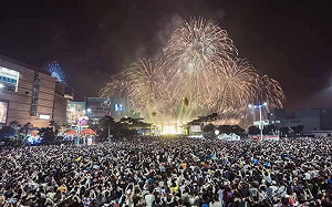 揮別2024 歐洲煙火慶典迎新年、韓國哀戚悼空難