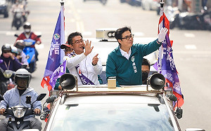 力挺鳳山許智傑   陳其邁拜票變成粉絲簽名會