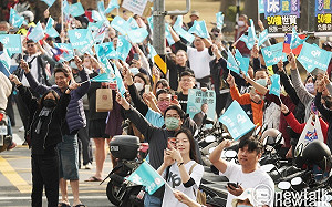 政黨支持度民調「小草」不離不棄 李彥秀：民進黨如意算盤打錯了