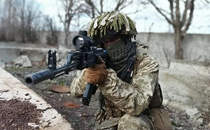 (影) 死神的收割！俄軍夜戰真差勁 烏軍2狙擊手一晚擊斃22士兵