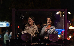 20年一刻！蕭美琴返北投陪車掃　吳思瑤：我們少了膠原蛋白、但更堅韌強大