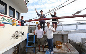 見證石斑重銷大陸第一船出發 蘇清泉：一起出賣台灣農漁產品